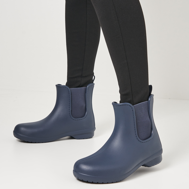 Crocs freesail on sale chelsea boot