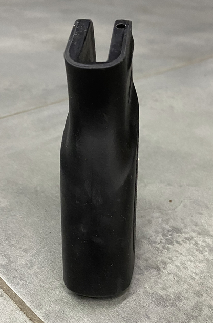 Рукоятка пистолетная прорезиненная для AR15 DLG TACTICAL (DLG-106), цвет Черный, с отсеком для батареек - изображение 2