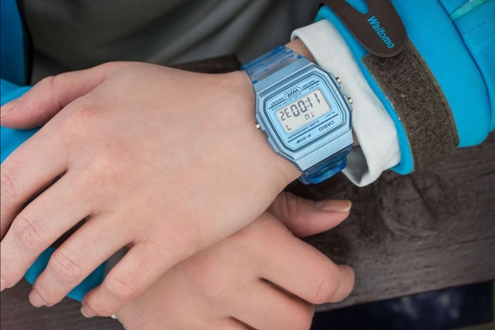 Женские наручные часы CASIO F-91WS-2 Голубой\прозрачный - Фото 5 Женские наручные часы CASIO F-91WS-2 Голубой\прозрачный - изображение 5