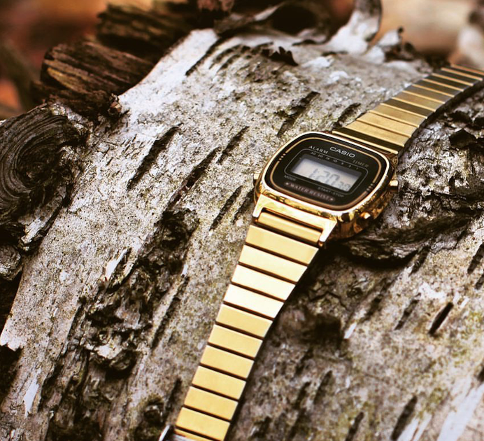 Женские классические наручные часы CASIO LA670WGA-1 Желтое золото\черный - изображение 4