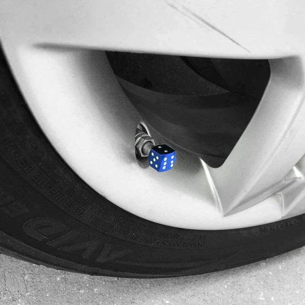 Набор колпачков на ниппель для автомобиля SUNROZ Caps Кости/Кубики с цифрами Blue 4 штуки (A-67159) - изображение 3