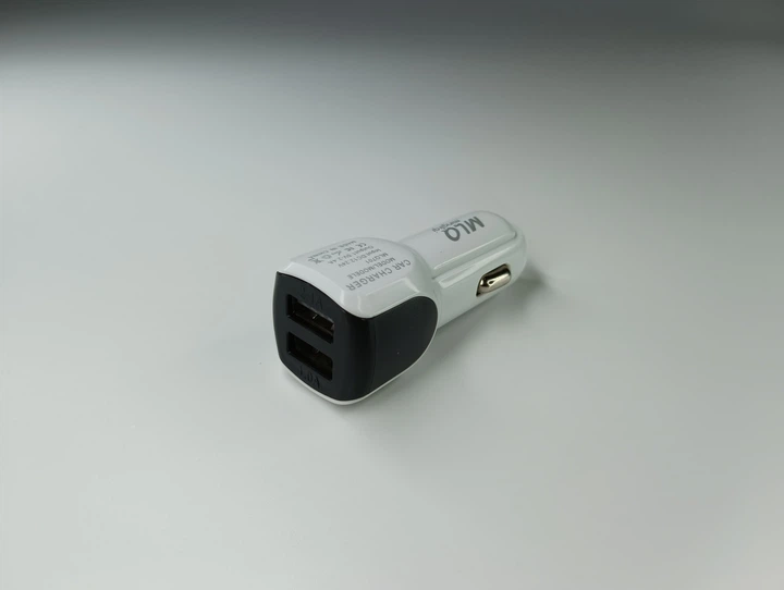 Автомобильное зарядное устройство MLQ 701 на 2USB 2.4A Белый цвет - изображение 3