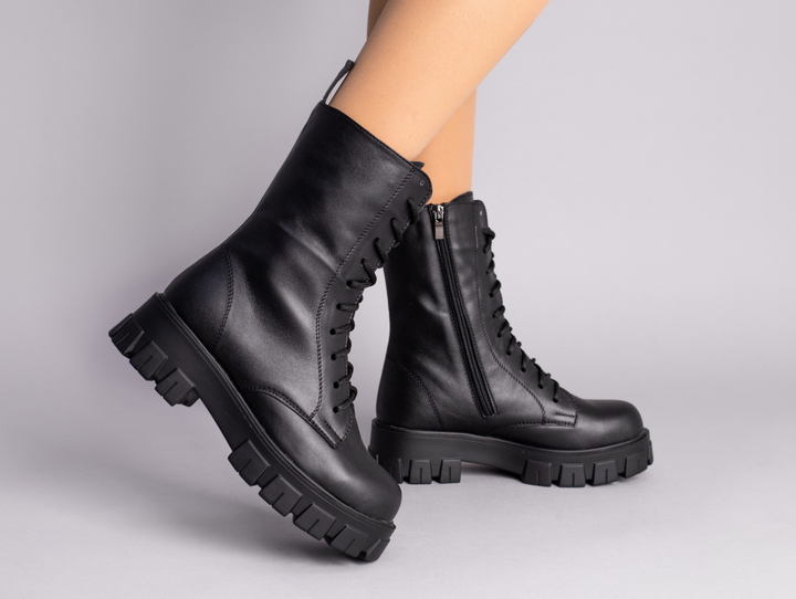 Женские демисезонные ботинки ShoesBand Черные натуральные кожаные на ...