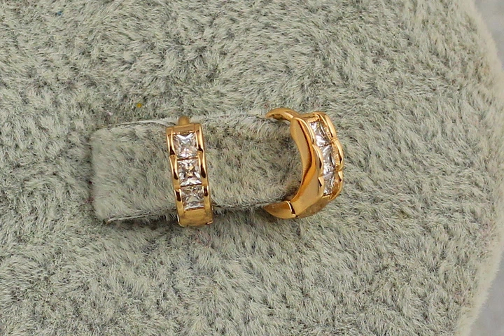 Сережки Xuping Jewelry кубики 1 см золотисті - Фото 2 Сережки Xuping Jewelry кубики 1 см золотисті - зображення 2