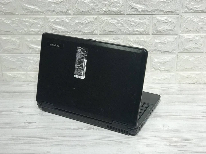 БВ Ноутбук Acer eMachines E525 15.6 Intel Cel 900 4 RAM 160 HDD - изображение 3