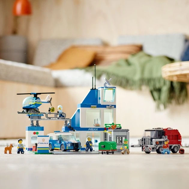 LEGO 60316 Конструктор Поліцейська дільниця - изображение 3