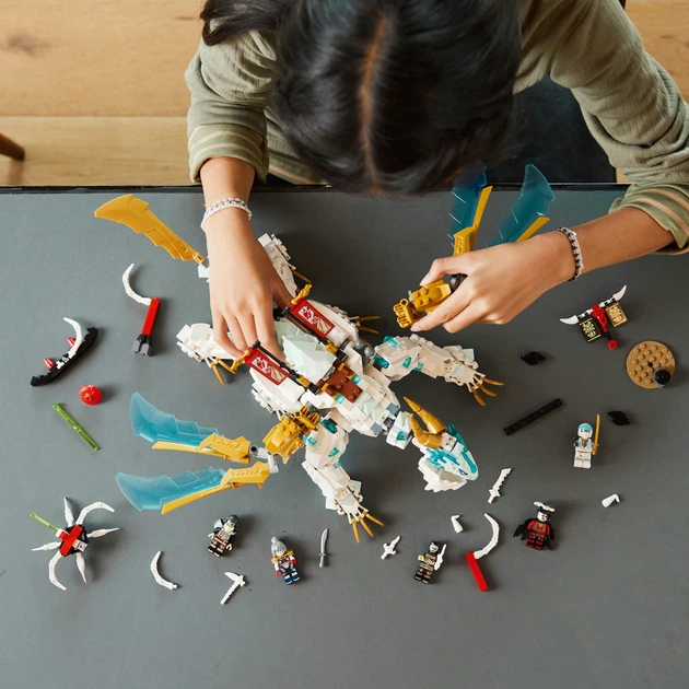 Конструктор LEGO Ninjago Существо Ледяной Дракон Зейна 973 детали