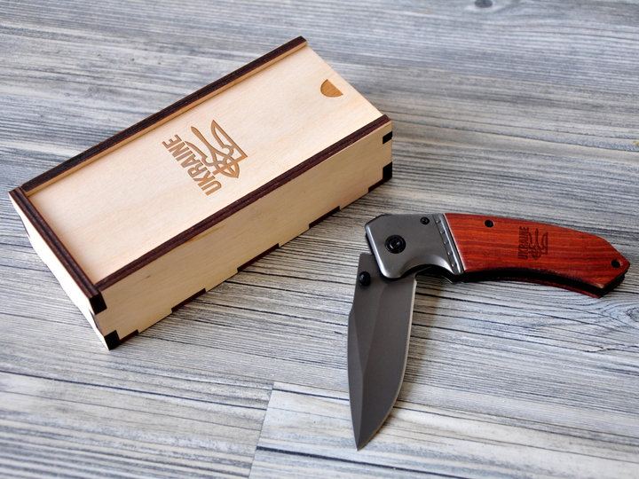 Складной нож с гравировкой Ukraine в деревянной коробке, Woodpresent - изображение 2