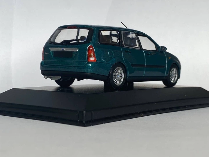 Автомодель Ford Focus Kombi 1:43 – іграшки з доставкою від ROZETKA