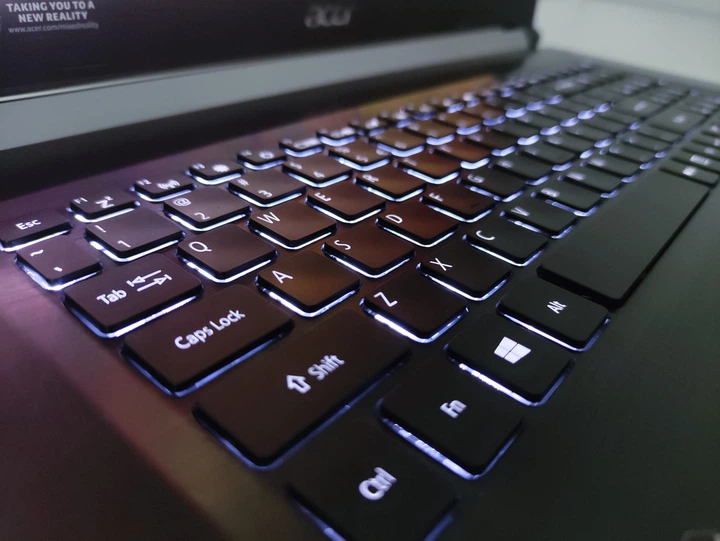 Ноутбук Acer Aspire 7 FHD 17.3 Core i5-8300H 4ядра 8Gb Ram SSD512GB Nvidia GTX1050 4GB Б/У - зображення 7