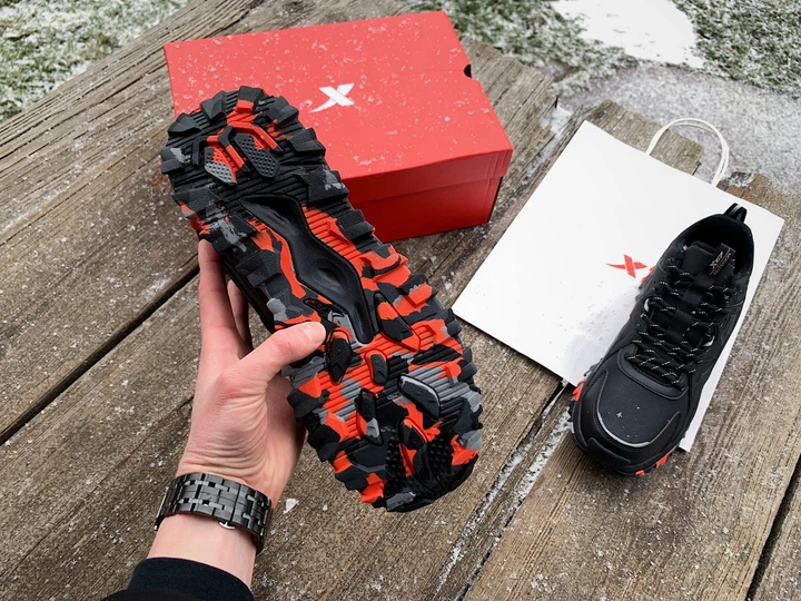 Мужские зимние кроссовки на меху Xtep Outdoor 979419370026 Black