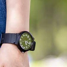 Наручний годинник Casio MW-240-3B Чорний\Оливковий екран на полімерному ремінці - зображення 8