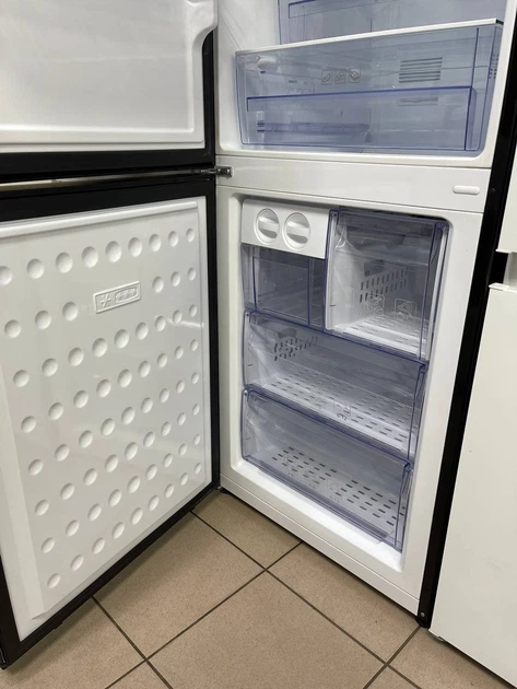 Холодильник BEKO K60360NE Black Б/У - изображение 6