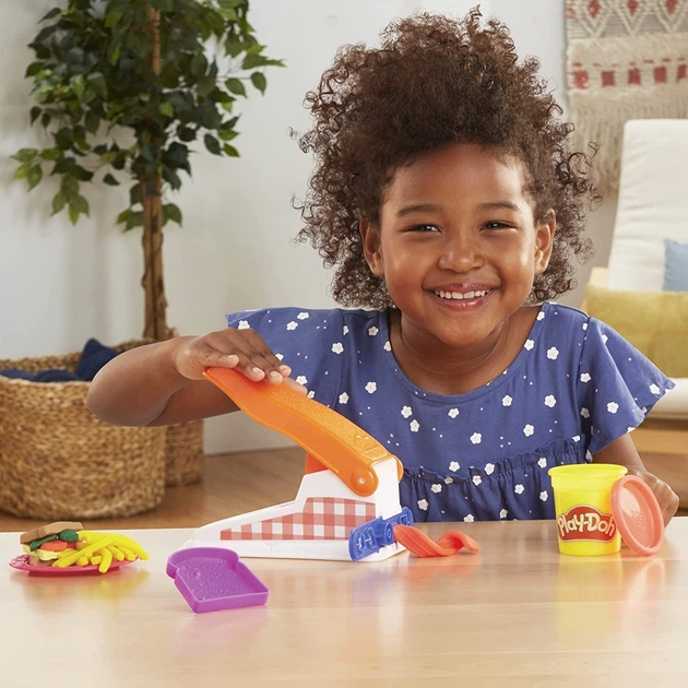 Игровой набор пластилина Play-Doh Kitchen Creations Fun Factory 12 баночки 1 кг. (F3629) - изображение 6