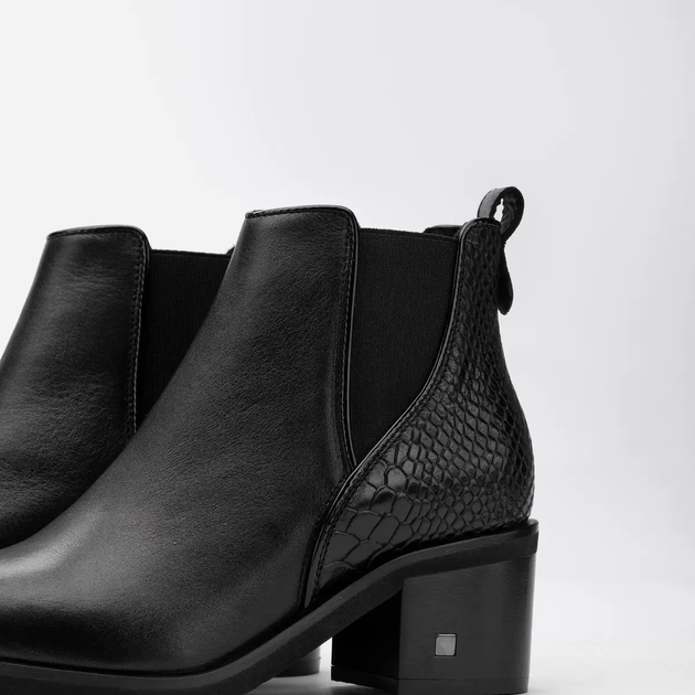 Жіночі черевики низькі Lasocki 8002-04 39 25.5 см Чорні (5903419699665) - зображення 5