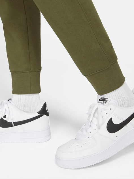 Спортивні штани чоловічі Nike Club Jogger BV2671-327 M Зелені (195238903428) - зображення 7