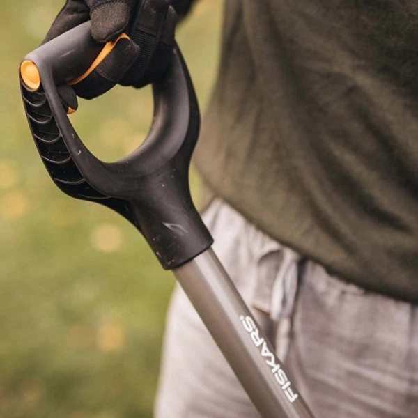 Szpadel szpiczasty Fiskars Ergonomic (1066708) - obraz 5