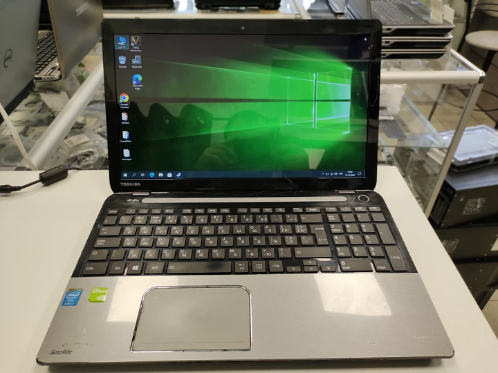Ноутбук Toshiba Satellite L50D 15.6 HD TN/i5-4210M/GT 740M 2GB/8GB