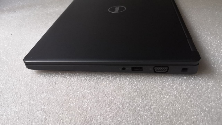 Ігровий ноутбук Dell Latitude / 14" IPS / Core i5-7200U (2(4) ядра по 2.5-3.1GHz) / 8GB DDR4 / 256GB SSD / GeForce 930MX, 2GB DDR3, 64bit / WebCam / HDMI б/в - зображення 5