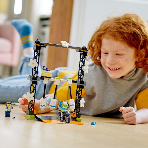 Zestaw klocków LEGO City Stuntz Wyzwanie kaskaderskie: przewracanie 117 elementów (60341) - obraz 3