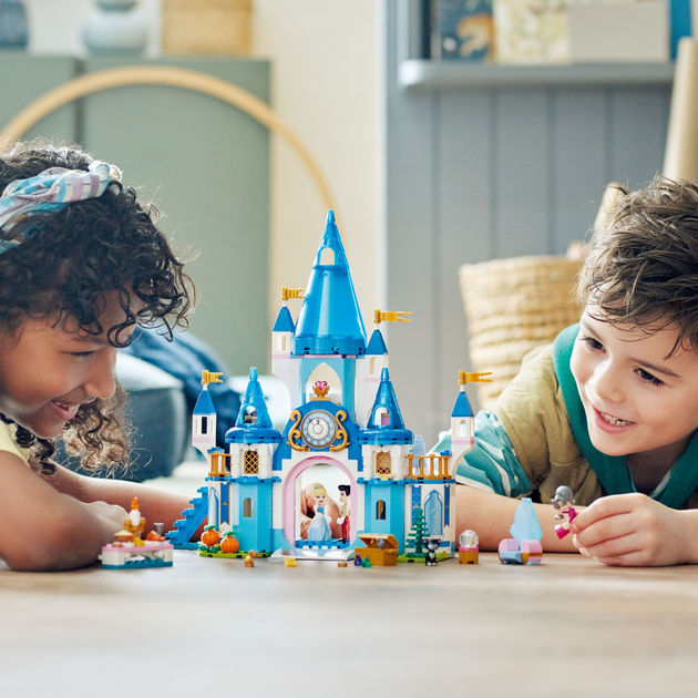 Zestaw klocków LEGO Disney Princess Zamek Kopciuszka i księcia z bajki 365 elementów (43206) - obraz 3