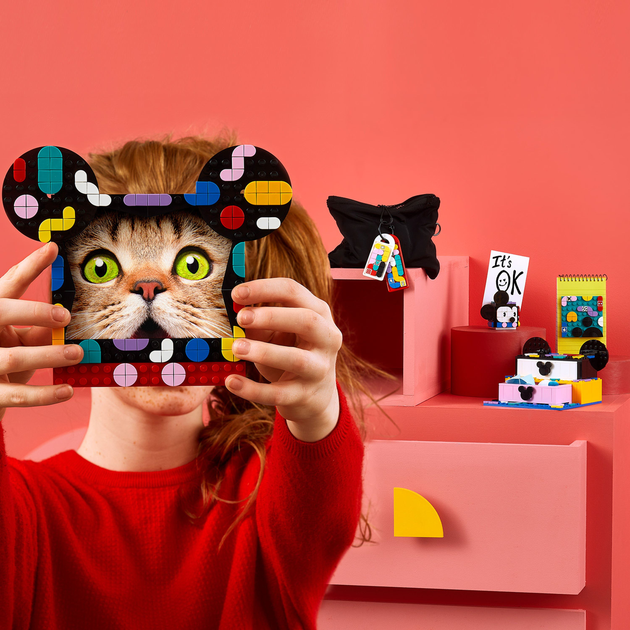 Zestaw klocków LEGO DOTS Myszka Miki i Minnie Powrót do szkoły 669 elementów (41964) - obraz 3