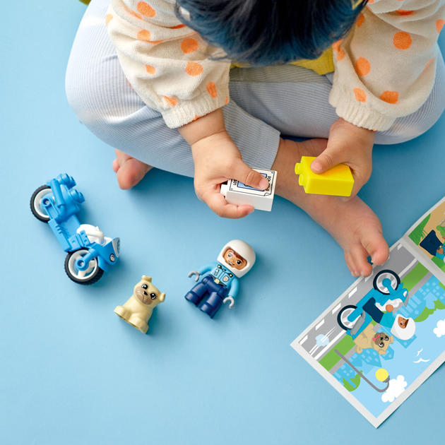Конструктор LEGO DUPLO Town Поліцейський мотоцикл 5 деталей (10967) - зображення 3