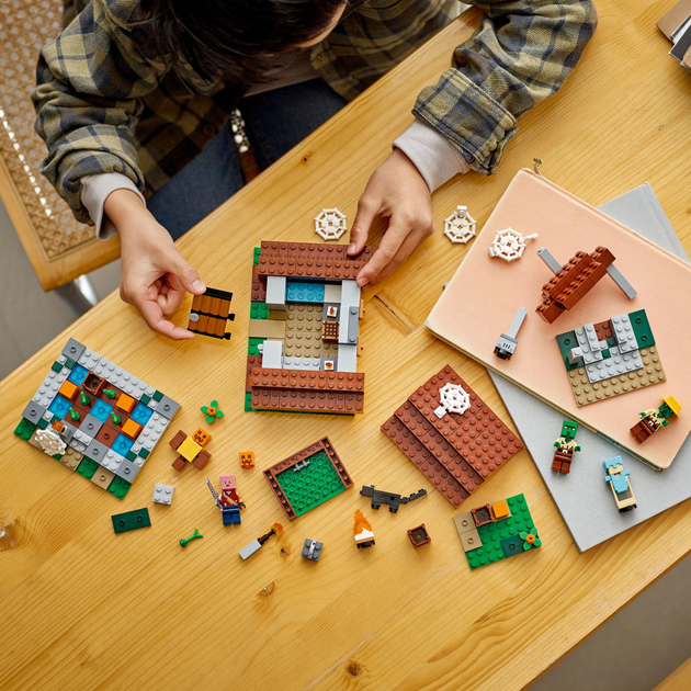 Конструктор LEGO Minecraft Покинуте село 422 деталей (21190) - зображення 4
