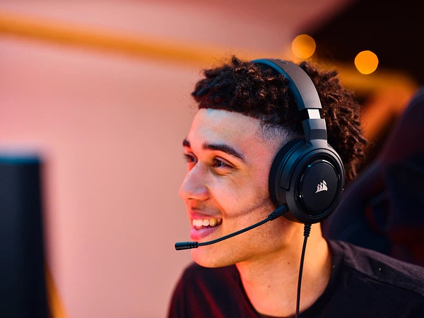 Słuchawki Corsair HS35 Carbon (CA-9011195-EU) - obraz 11