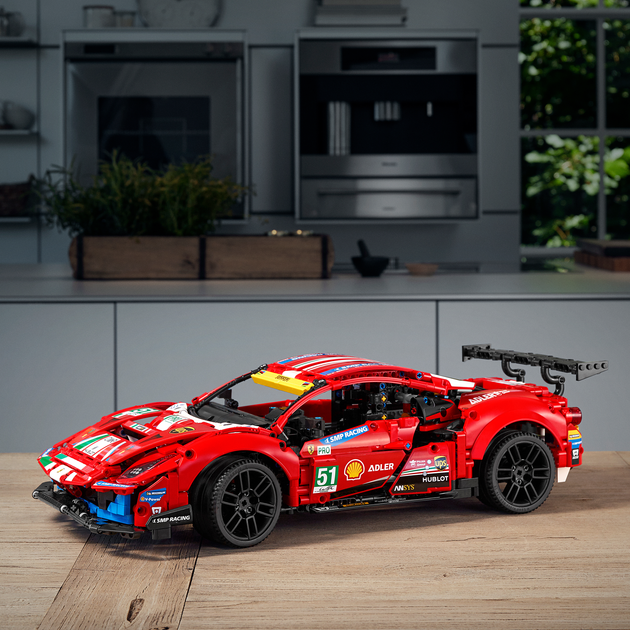 Конструктор LEGO Technic Ferrari 488 GTE AF Corse №51 1677 деталей (42125) - зображення 8