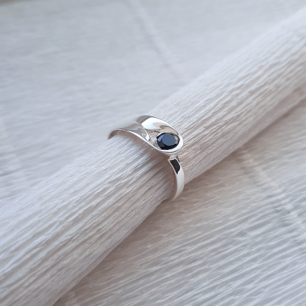 Серебряное кольцо DIVA Узел удачи с черным фианитом 19,5 от продавца ...