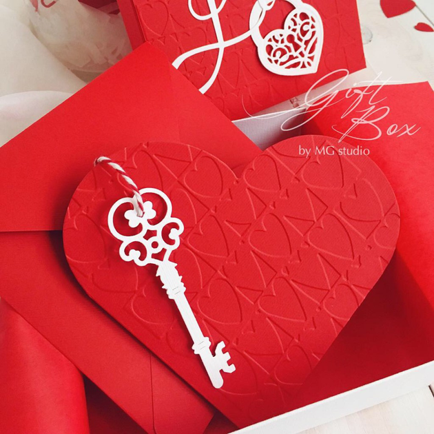 Коробочки(упаковка) в виде сердечек на День Святого Валентина.