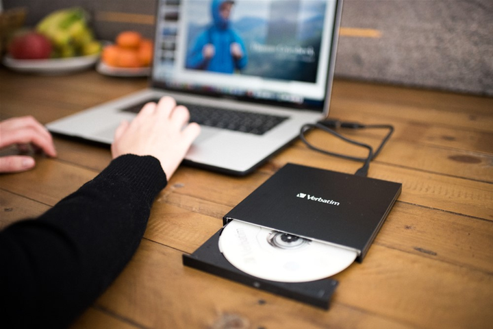 Napęd optyczny Verbatim Ultra HD 4K External Slimline Blu-ray Writer USB 3.2 Gen1 Type-C Black (43888) - obraz 6