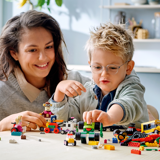 Конструктор LEGO Classic Кубики та колеса 653 деталі (11014) - зображення 3