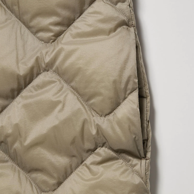 Куртка Uniqlo ULTRA LIGHT DOWN RELAXED розмір L бежева (450455) - Фото 7 Куртка Uniqlo ULTRA LIGHT DOWN RELAXED розмір L бежева (450455) - изображение 7