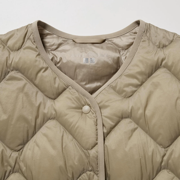 Куртка Uniqlo ULTRA LIGHT DOWN RELAXED розмір L бежева (450455) - Фото 9 Куртка Uniqlo ULTRA LIGHT DOWN RELAXED розмір L бежева (450455) - изображение 9
