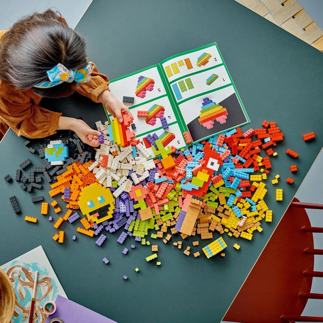 Zestaw klocków LEGO Classic Sterta klocków 1000 elementów (11030) - obraz 7