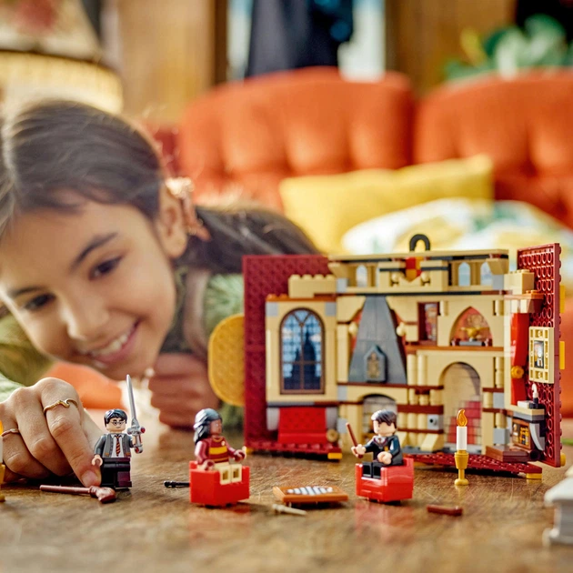 Конструктор LEGO Harry Potter Прапор гуртожитку Ґрифіндор 285 деталей (76409) - зображення 6