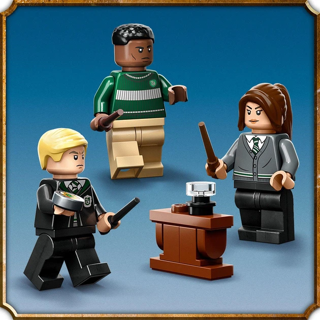 Zestaw klocków LEGO Harry Potter Flaga Slytherinu 349 elementów (76410) - obraz 5