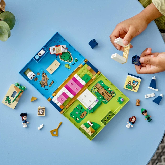 Zestaw klocków LEGO Disney Classic Książka z przygodami Piotrusia Pana i Wendy 111 elementów (43220) - obraz 7