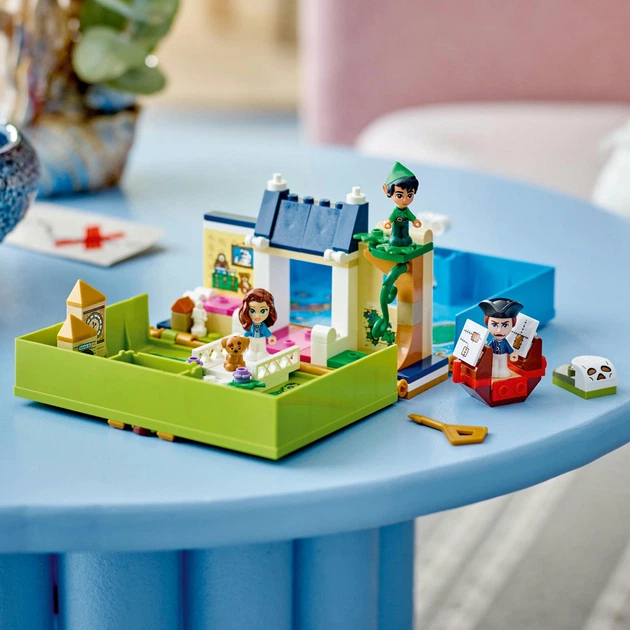 Zestaw klocków LEGO Disney Classic Książka z przygodami Piotrusia Pana i Wendy 111 elementów (43220) - obraz 8