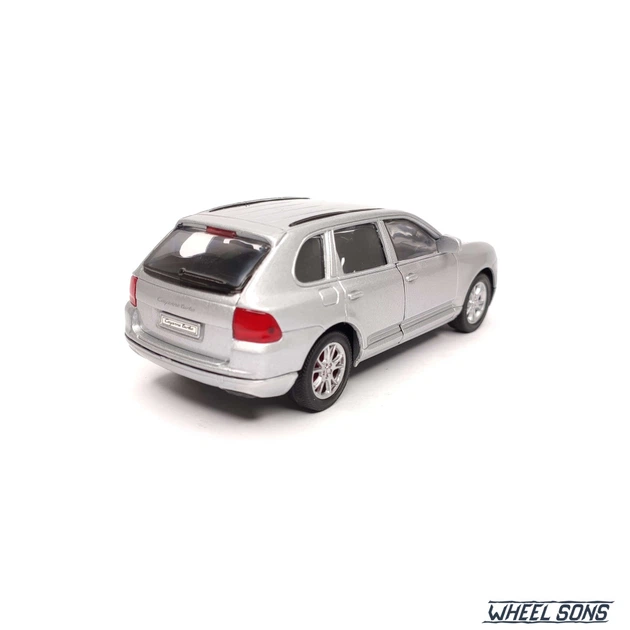 Модель автомобіля Porsche Cayenne Turbo 2003 1:31 Welly (W3072) - зображення 8
