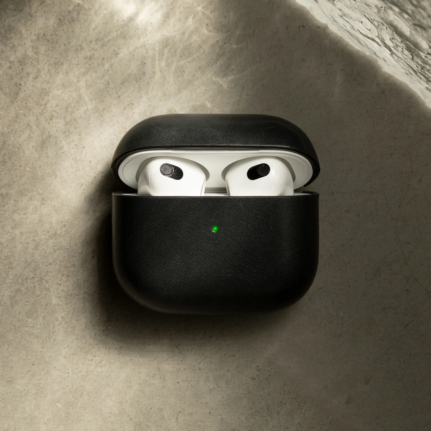 Кожанный чехол для наушников Native Union Leather Case for Airpods 3rd Gen, Black (APCSE-LTHR-BLK-V2) - Фото 6 Кожанный чехол для наушников Native Union Leather Case for Airpods 3rd Gen, Black (APCSE-LTHR-BLK-V2) - изображение 6