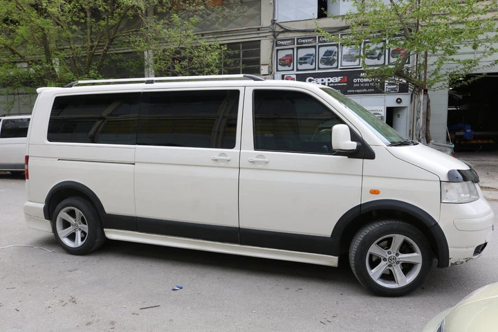 Комплект молдингов и арок (11 деталей) 1 дверь, Короткая база для Volkswagen T5 Multivan 2003-2010 гг - Фото 14 Комплект молдингов и арок (11 деталей) 1 дверь, Короткая база для Volkswagen T5 Multivan 2003-2010 гг - изображение 14