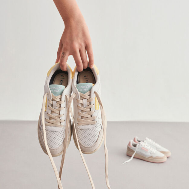 Sneakersy damskie skórzane Victoria 8800106-50 36 24 cm Białe (8433101214830) - obraz 5