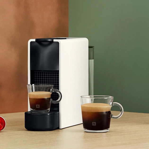 Капсульная кофемашина Nespresso Essenza Mini C30/XN110110 PURE