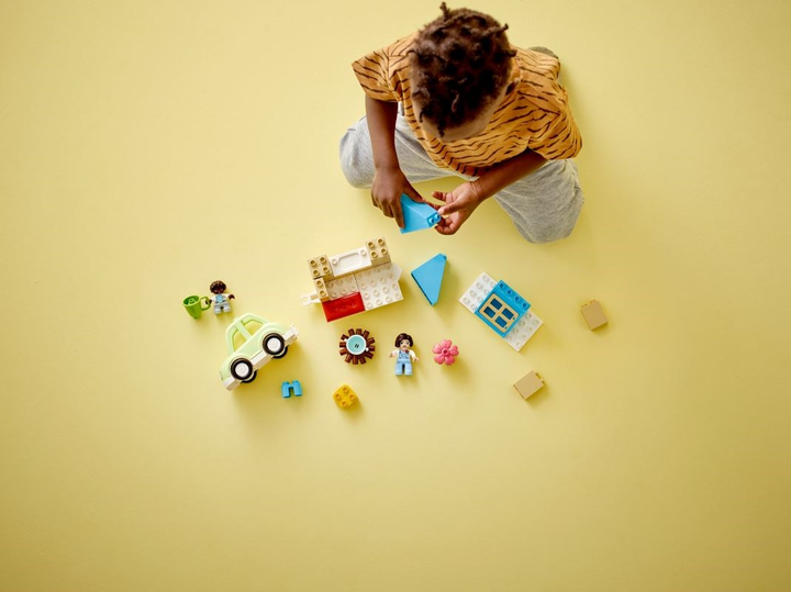 Конструктор LEGO DUPLO Town Сімейний будинок на колесах 31 деталь (10986) - зображення 5