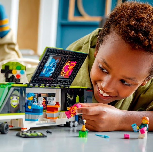 Конструктор LEGO City Вантажівка для ігрового турне 344 деталі (60388) - зображення 5