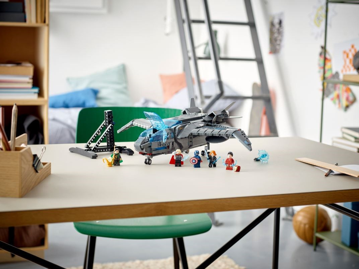 Zestaw klocków LEGO Super Heroes Quinjet Avengersów 795 elementów (76248) - obraz 6