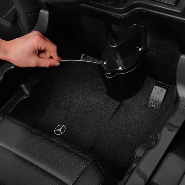 Дитячий електромобіль Вантажівка Bambi M 4208EBLR-2 Mercedes-Benz до 30 кг - зображення 9